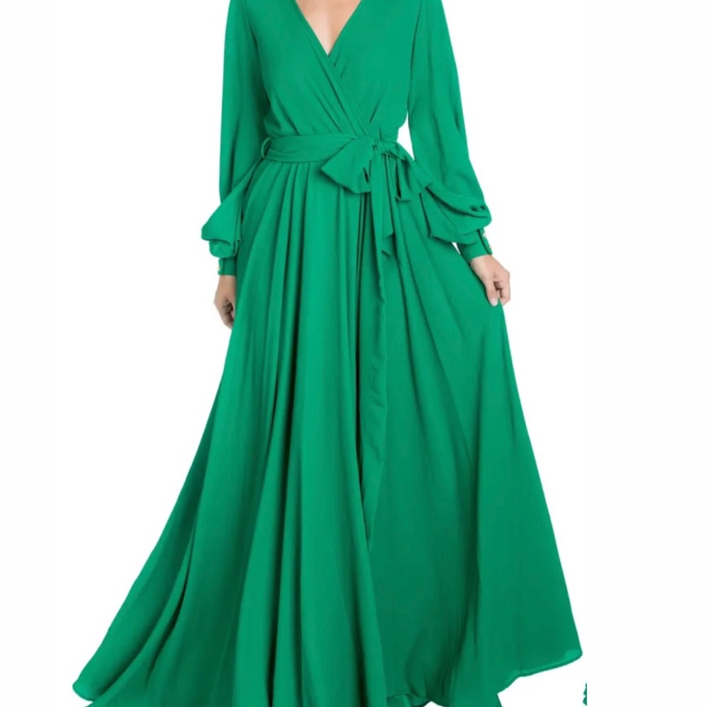 Brand new never worn Meghan LA maxi dress with long sleeves. NWT. Size L.